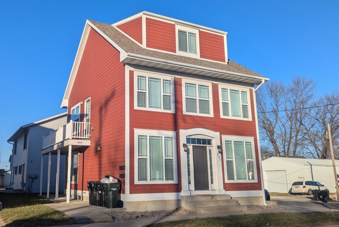 802 W Normal