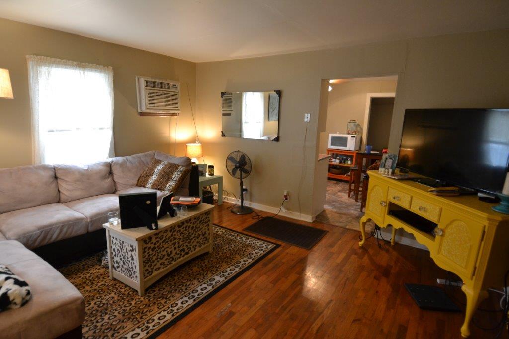 602 S 6th St- Apt 1
