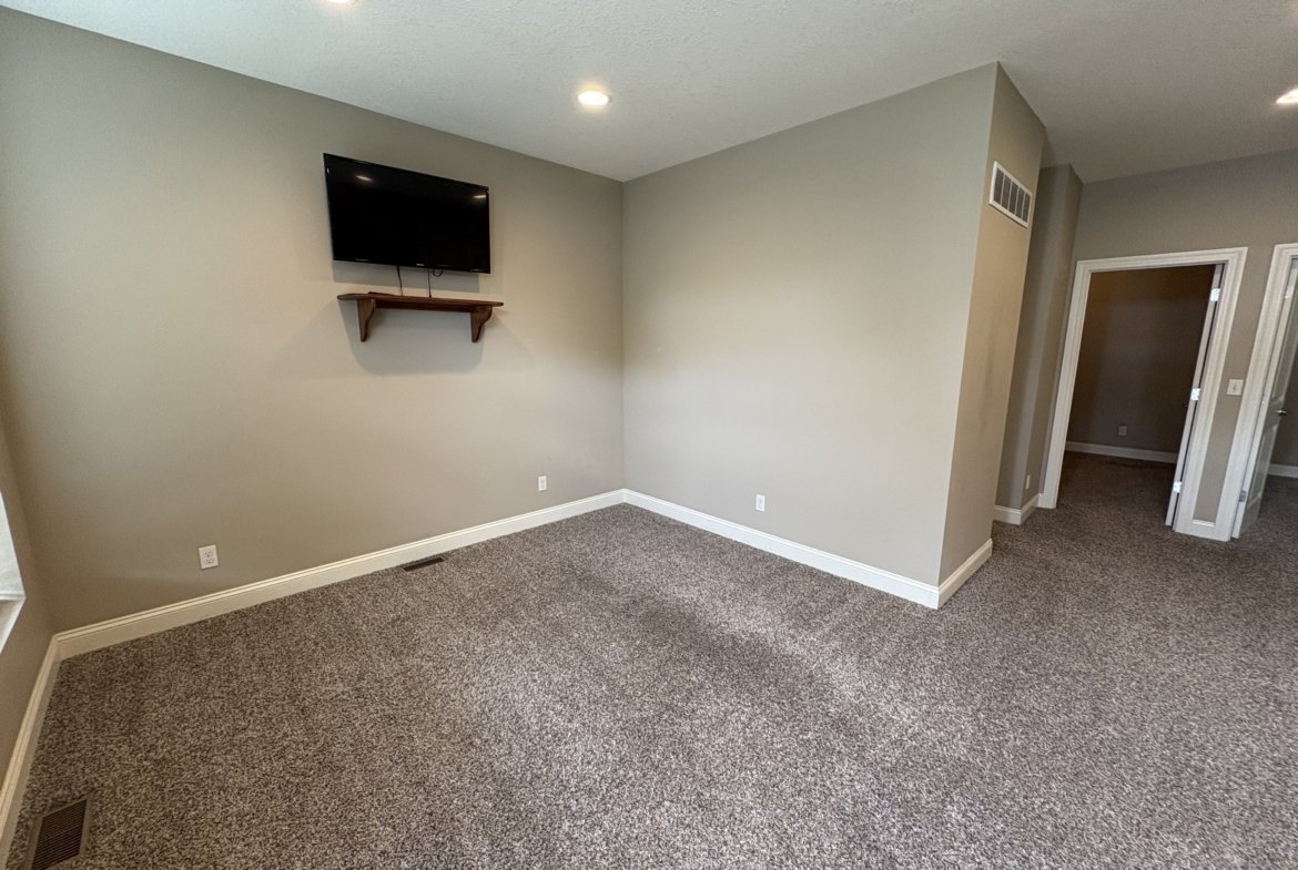 802 W Normal
