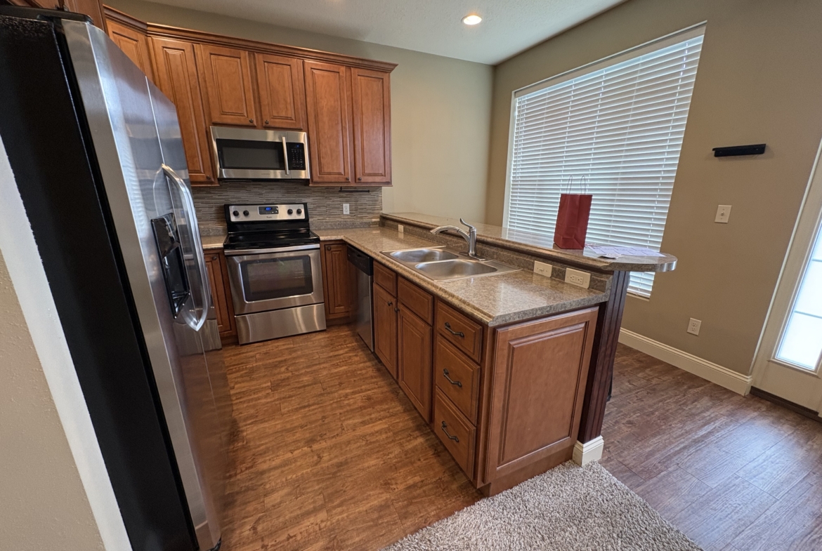 802 W Normal