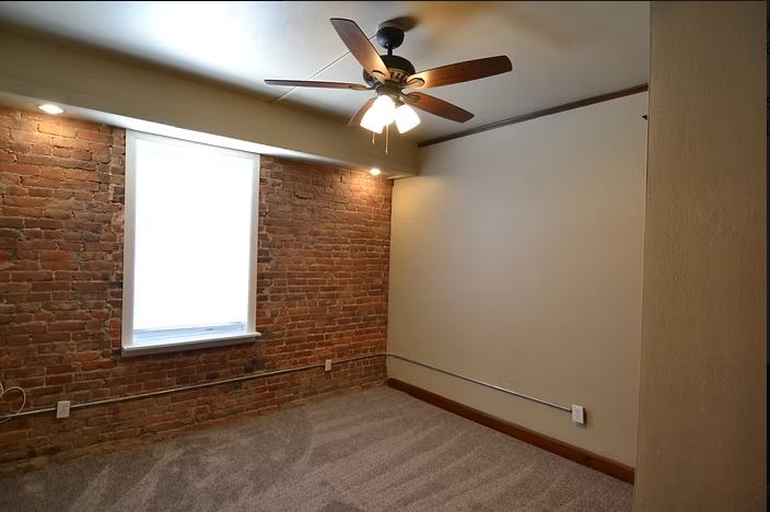 106 W McPherson- Apt A