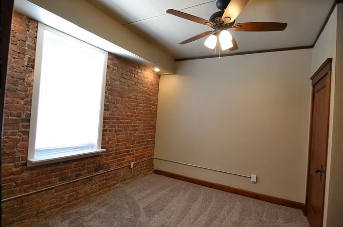 106 W McPherson- Apt A