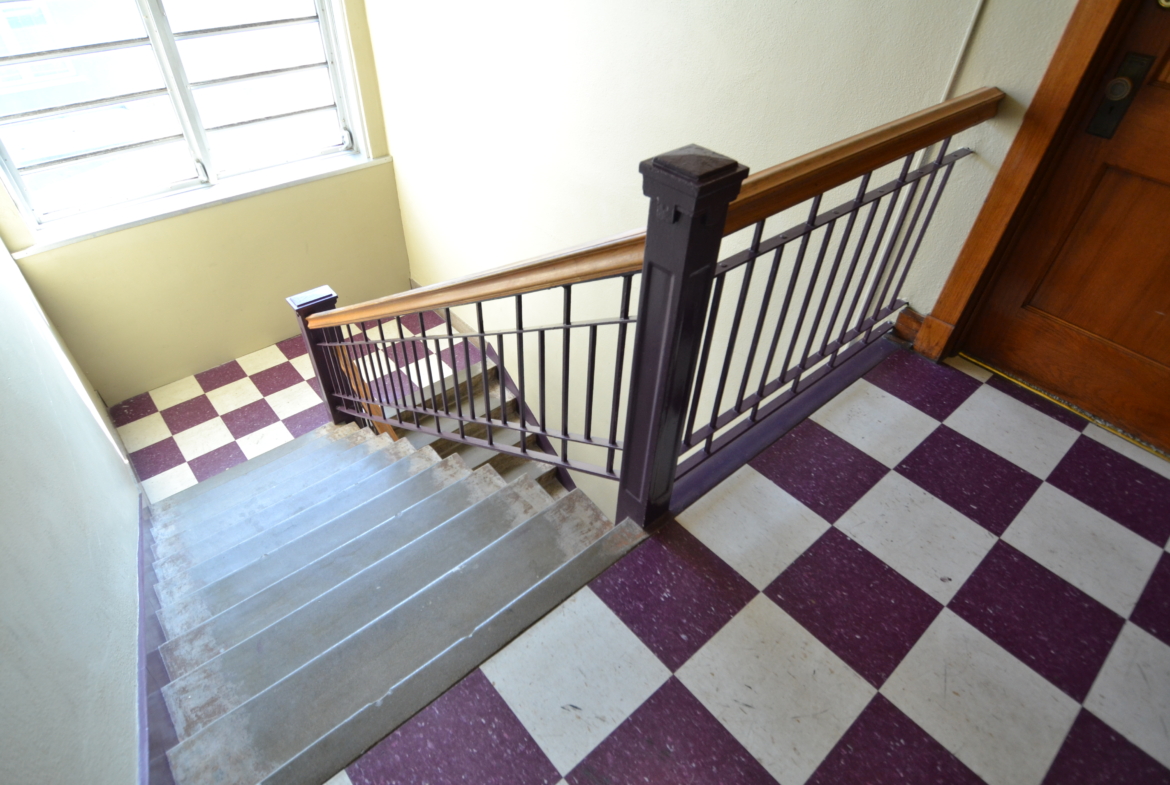 106 W McPherson- Apt A