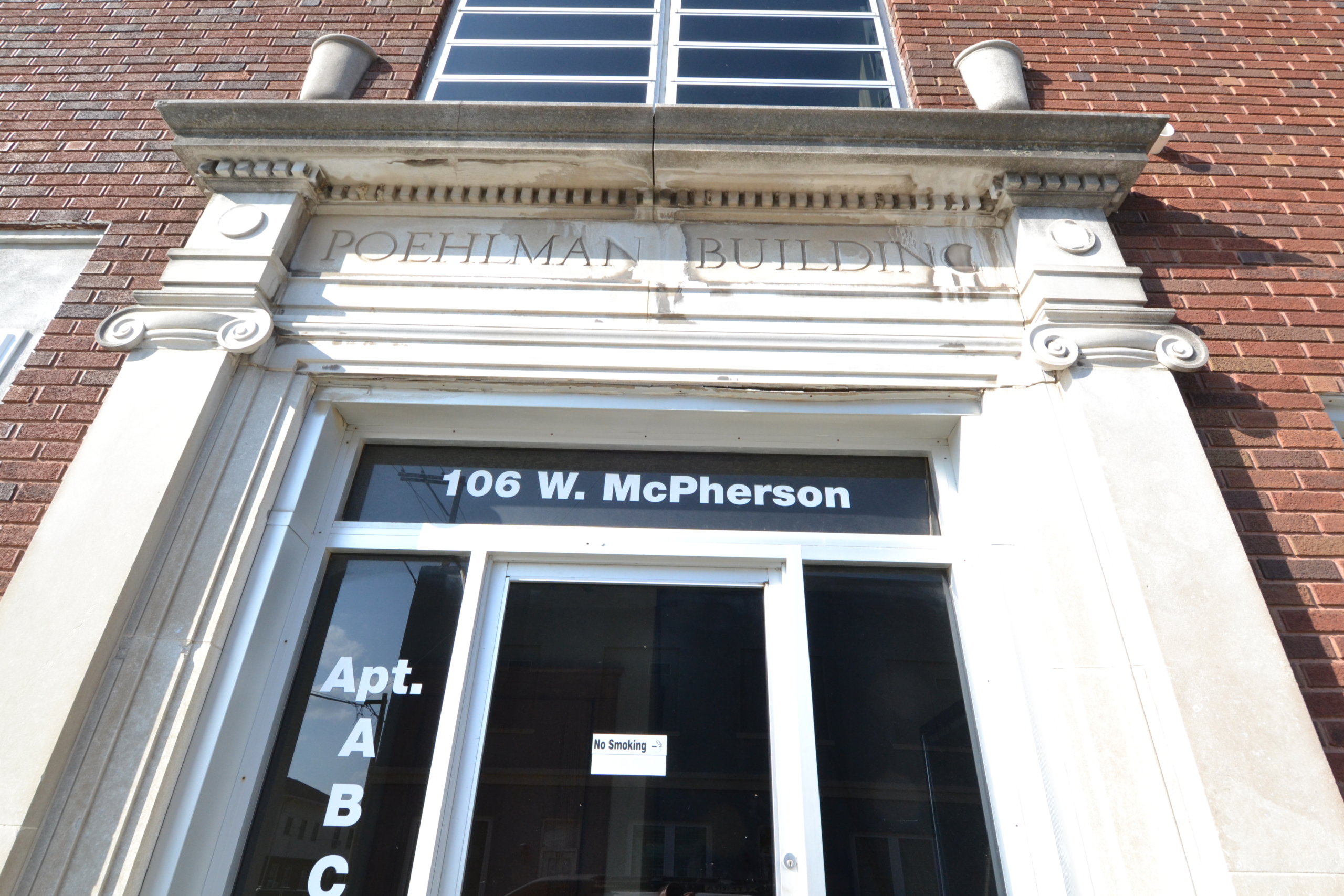 DSC_0373 106 W McPherson- Apt A
