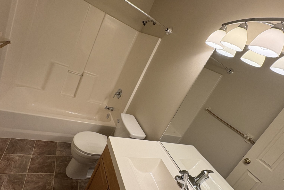 711 S Sheridan- Apt 2