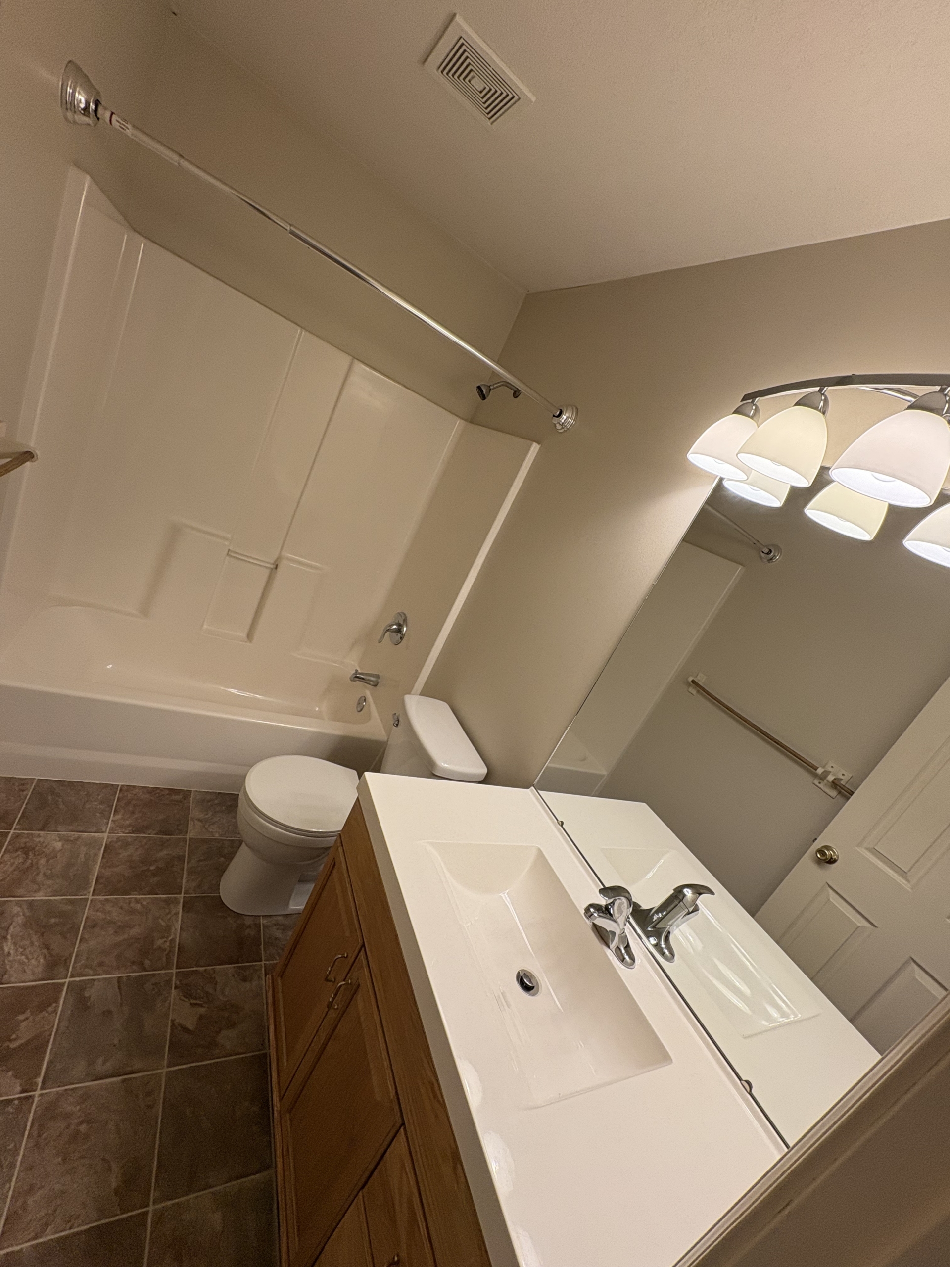 711 S Sheridan- Apt 2